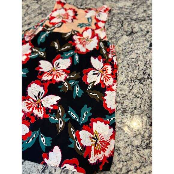 Cabi 5542 hibiscus sleeveless top size M - Picture 8 of 9